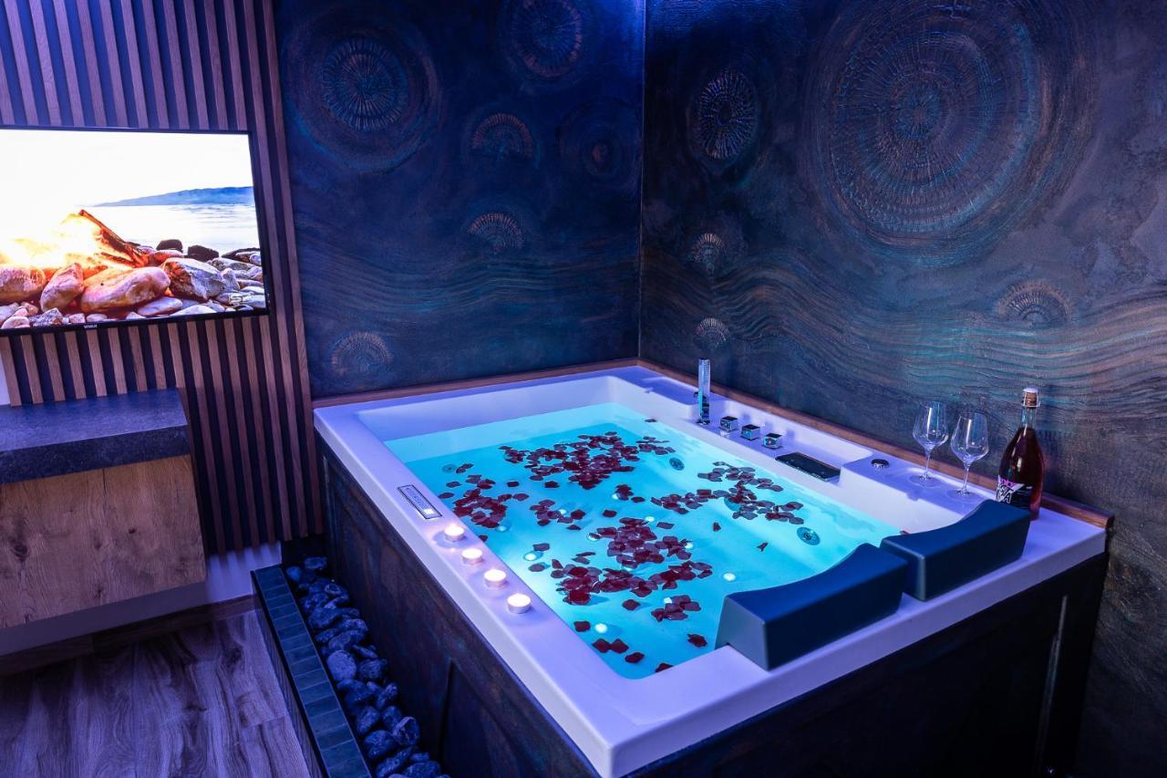 Villa Sunset Pool & Spa Apartments Zgornje Skofije Kültér fotó