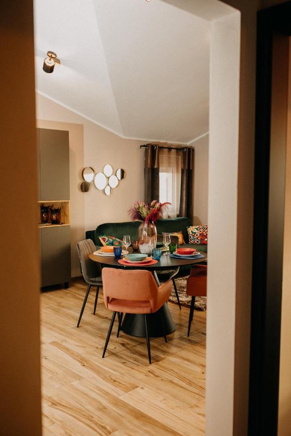Villa Sunset Pool & Spa Apartments Zgornje Skofije Kültér fotó