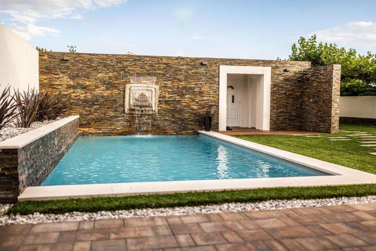 Villa Sunset Pool & Spa Apartments Zgornje Skofije Kültér fotó