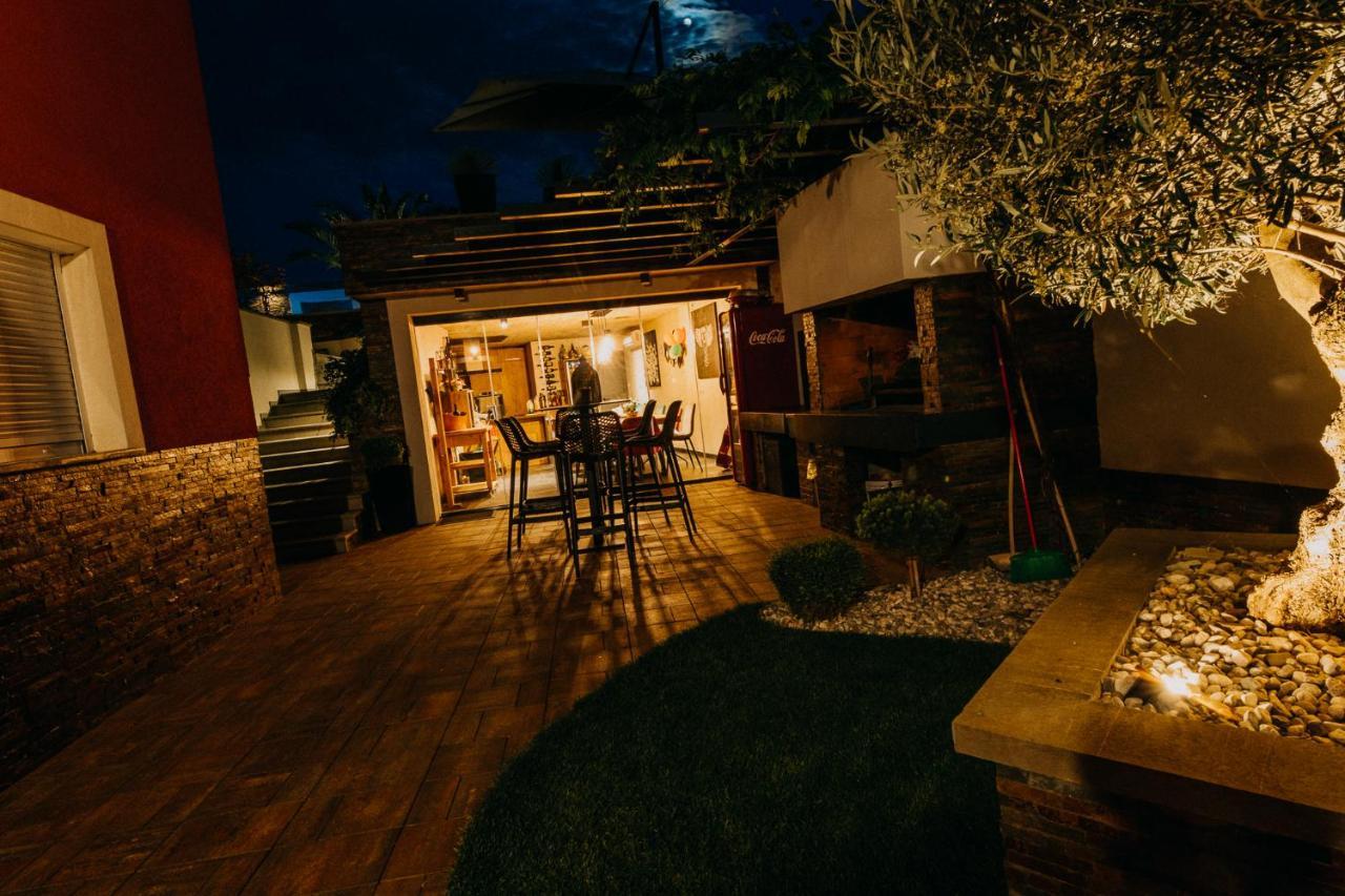 Villa Sunset Pool & Spa Apartments Zgornje Skofije Kültér fotó
