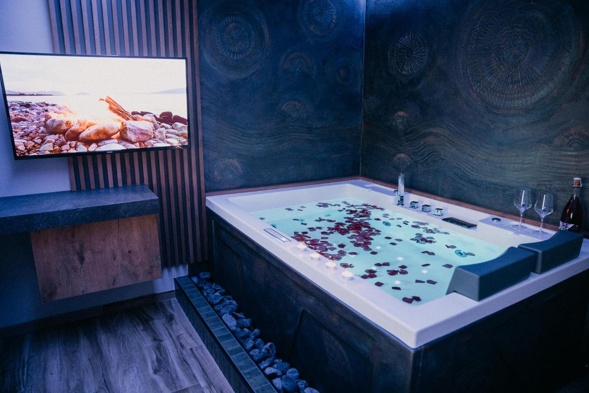 Villa Sunset Pool & Spa Apartments Zgornje Skofije Szoba fotó